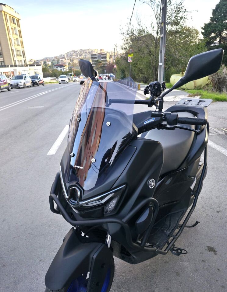 MOTOCAM Yamaha Nmax Ön Cam 2025 Model 43cm Füme Renkli SPORTİF