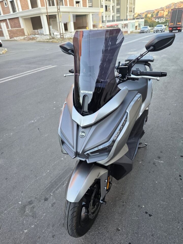 MOTOCAM Sym Cruisym 150 GT Ön Cam 2023-2026 Model 45cm Siyah Renkli 4mm