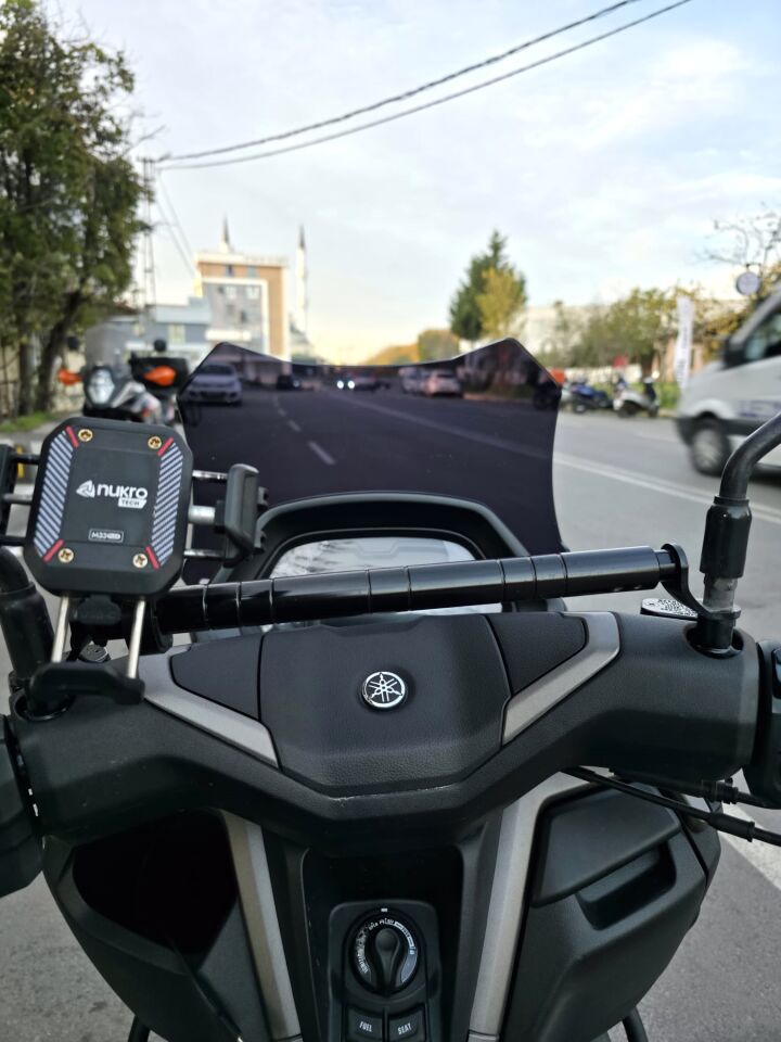 MOTOCAM Yamaha Nmax Ön Cam 2025 Model 43cm Siyah Renkli SPORTİF