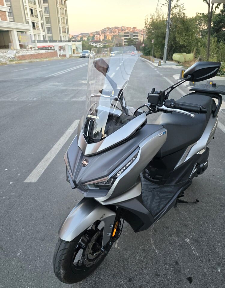 MOTOCAM Sym Cruisym 150 GT Ön Cam 2023-2026 Model 45cm Şeffaf Renkli 4mm