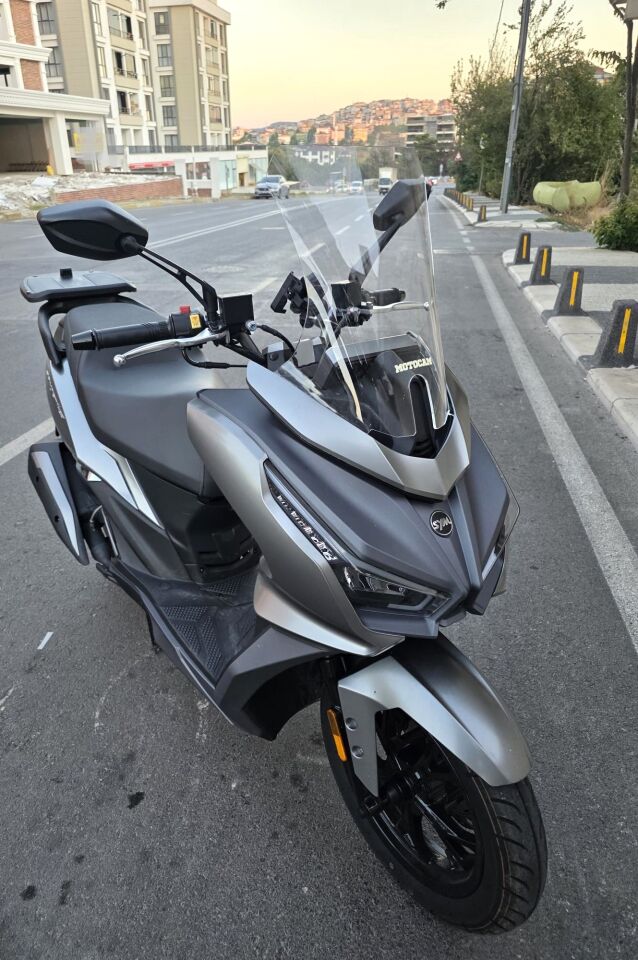 MOTOCAM Sym Cruisym 150 GT Ön Cam 2023-2026 Model 45cm Şeffaf Renkli 4mm