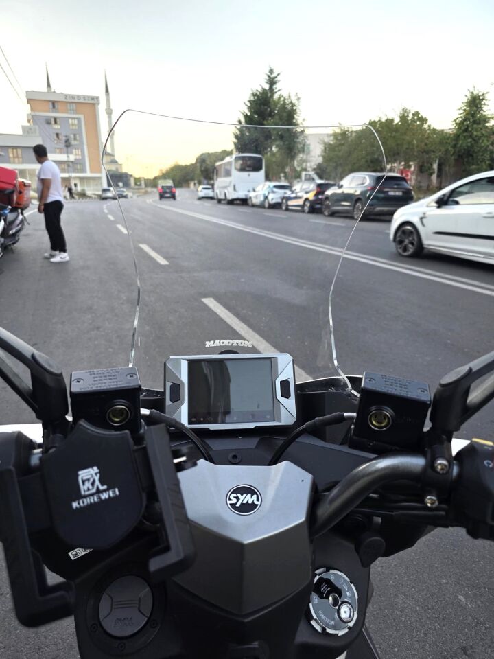 MOTOCAM Sym Cruisym 150 GT Ön Cam 2023-2026 Model 45cm Şeffaf Renkli 4mm