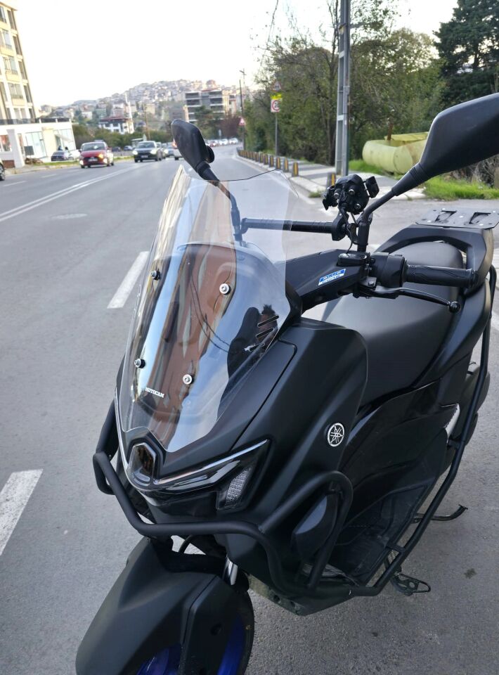 MOTOCAM Yamaha Nmax Ön Cam 2025-2026 Model 43cm Şeffaf Renkli SPORTİF