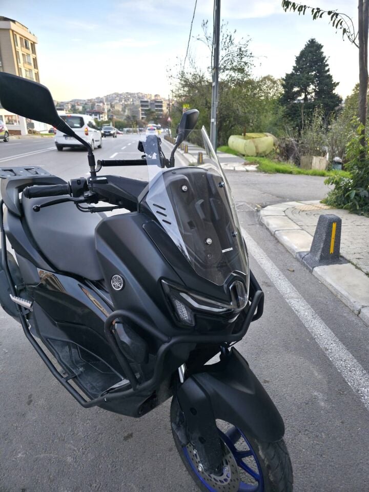 MOTOCAM Yamaha Nmax Ön Cam 2025-2026 Model 43cm Şeffaf Renkli SPORTİF