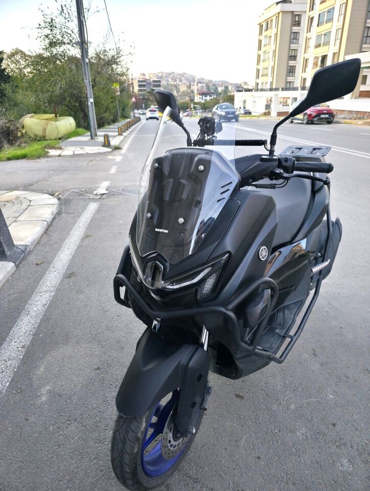 MOTOCAM Yamaha Nmax Ön Cam 2025-2026 Model 43cm Şeffaf Renkli SPORTİF