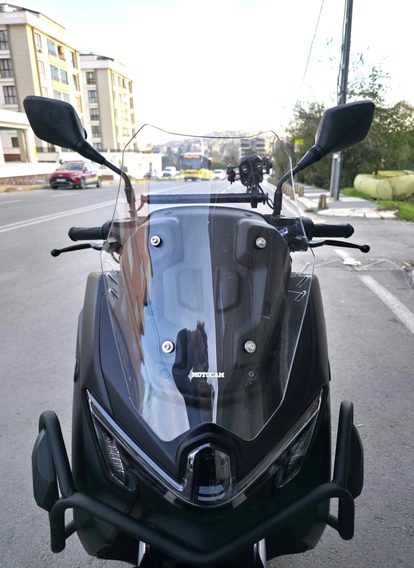 MOTOCAM Yamaha Nmax Ön Cam 2025-2026 Model 43cm Şeffaf Renkli SPORTİF