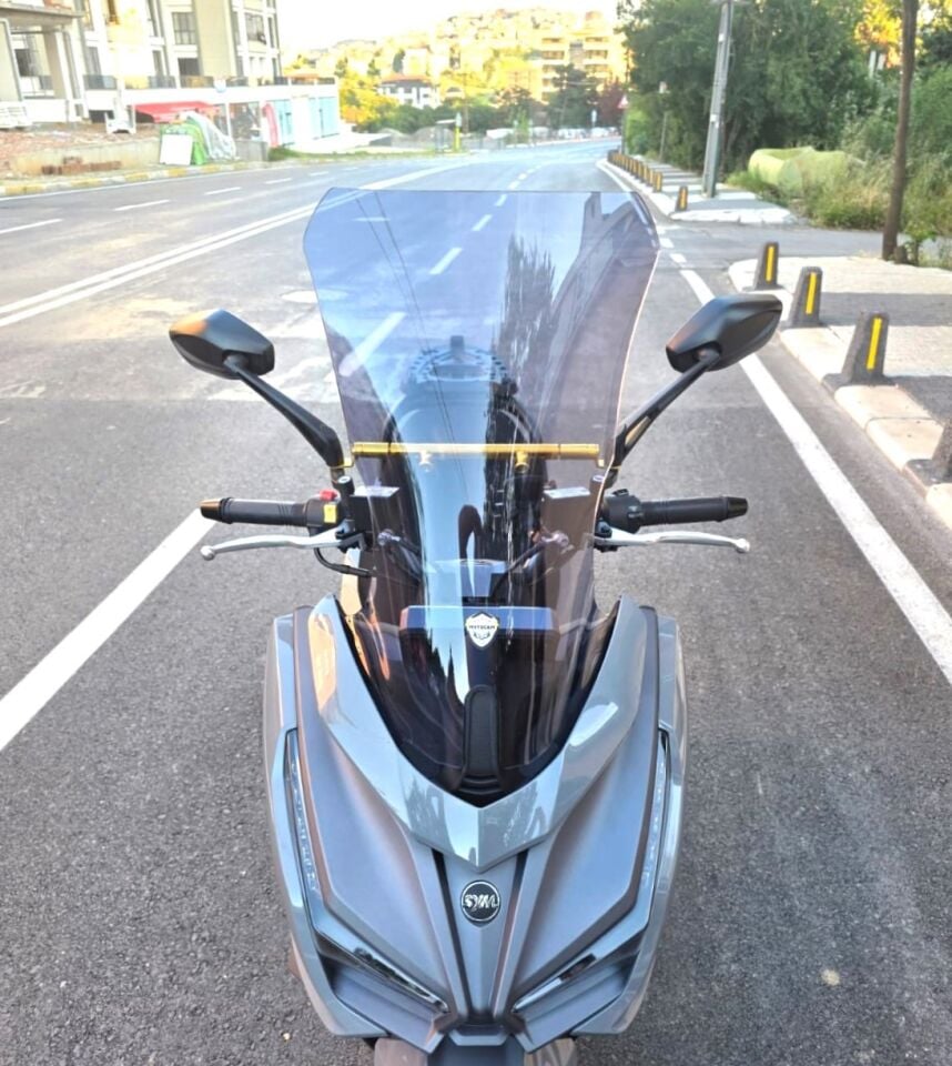 MOTOCAM Sym Cruisym 150 GT Ön Cam 2023-2026 Model 58cm Füme Renkli 4mm
