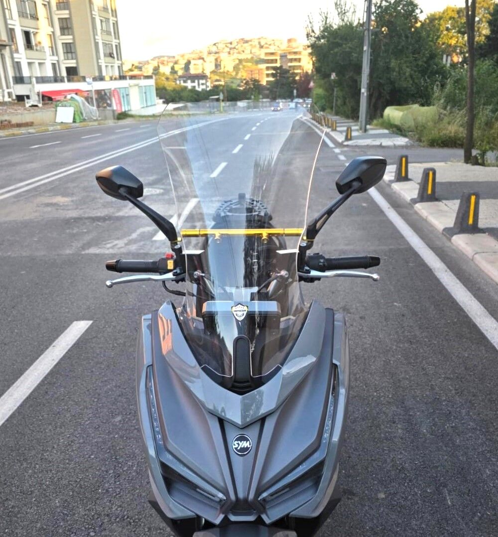 MOTOCAM Sym Cruisym 150 GT Ön Cam 2023-2026 Model 58cm Şeffaf Renkli 4mm