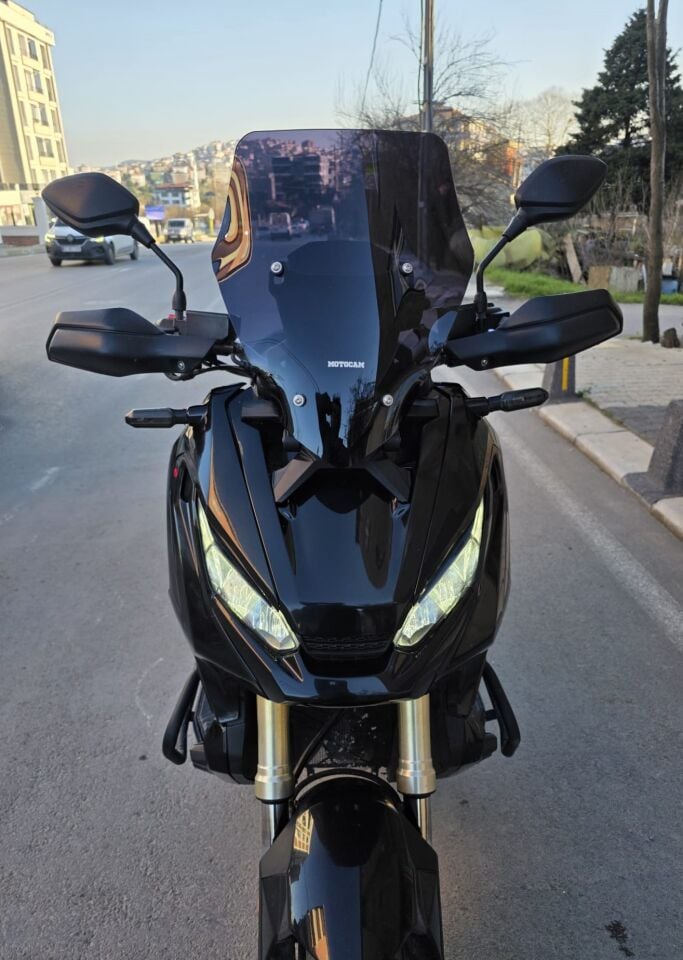 MOTOCAM Honda Adv 350 Ön Cam 2023-2026 Model 43cm Siyah Renkli 4mm SPORTİF