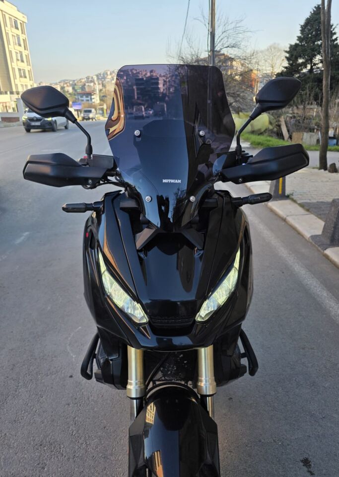 MOTOCAM Honda Adv 350 Ön Cam 2023-2026 Model 43cm Siyah Renkli 4mm SPORTİF