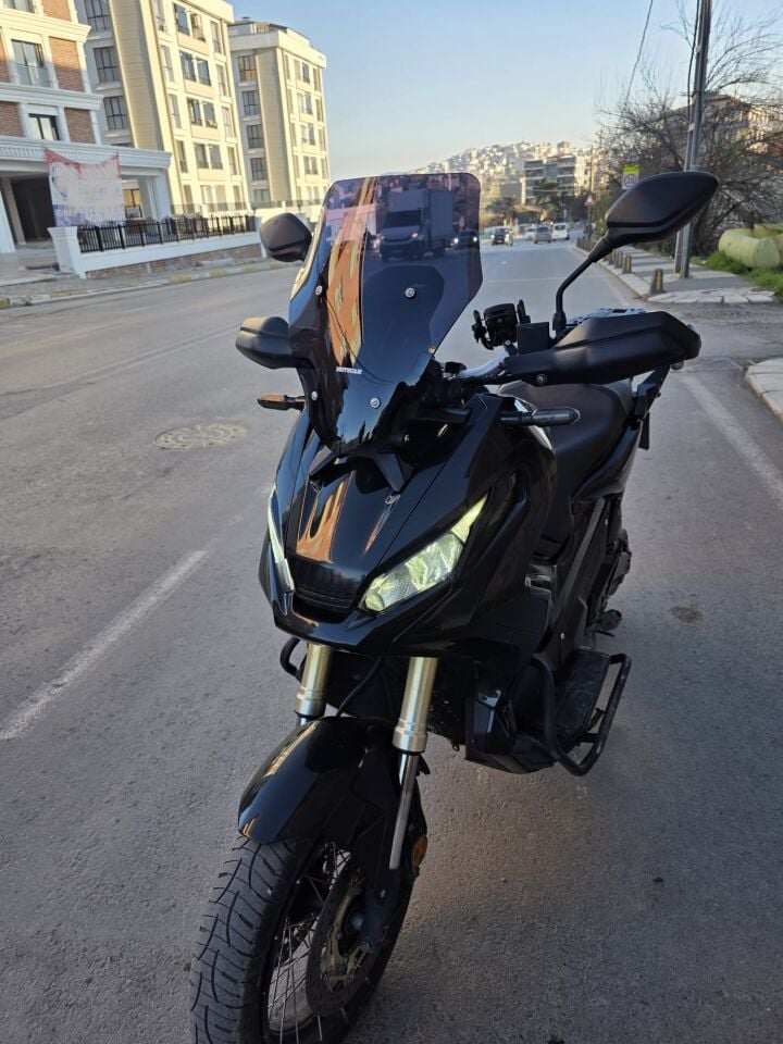 MOTOCAM Honda Adv 350 Ön Cam 2023-2026 Model 43cm Siyah Renkli 4mm SPORTİF
