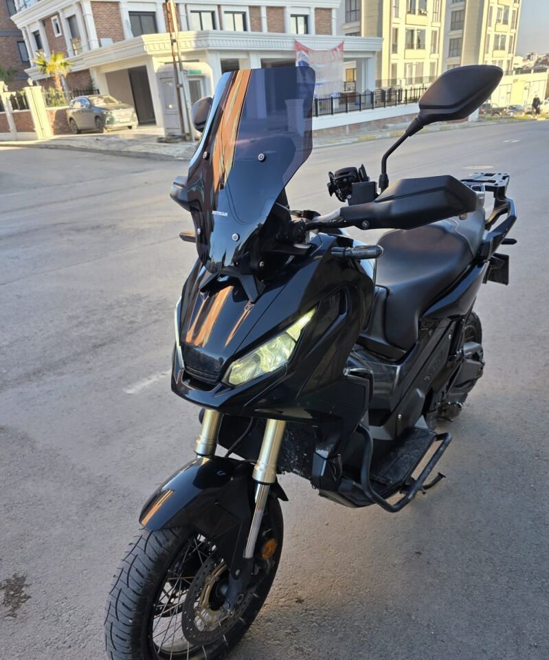 MOTOCAM Honda Adv 350 Ön Cam 2023-2026 Model 43cm Siyah Renkli 4mm SPORTİF