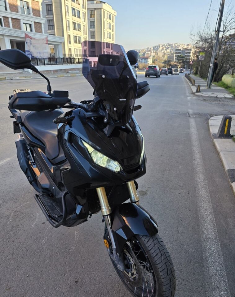 MOTOCAM Honda Adv 350 Ön Cam 2023-2026 Model 43cm Siyah Renkli 4mm SPORTİF