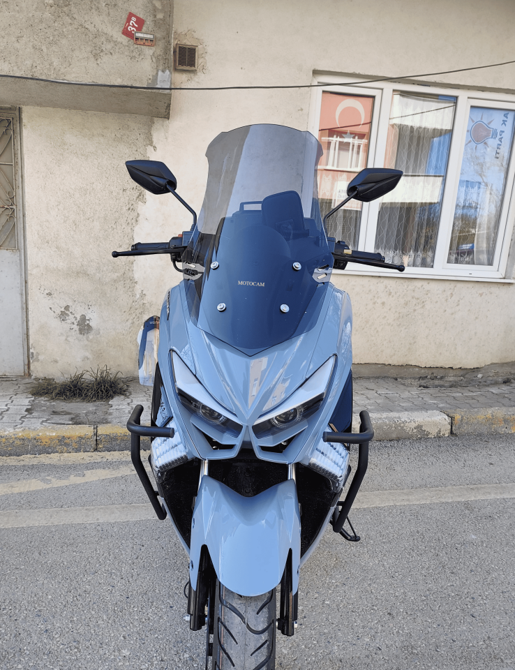 MOTOCAM Küba Chia 125 Ön Cam 2023-2026 Model 55cm Füme Renkli 4mm KISA