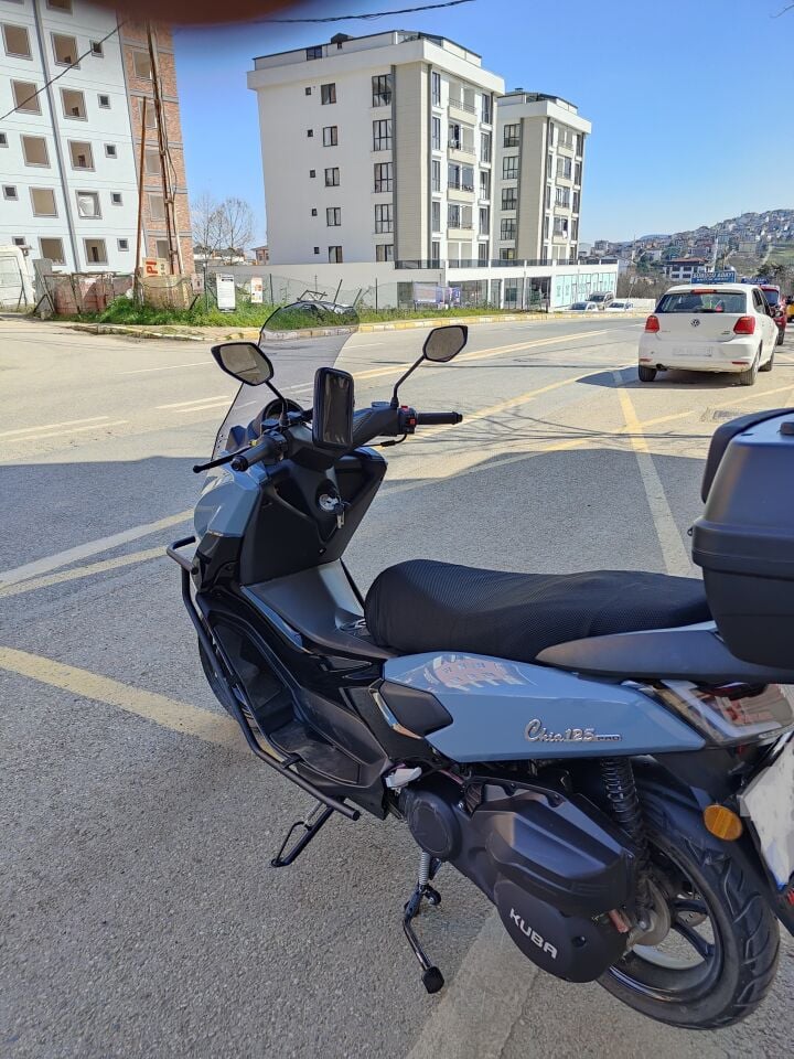 MOTOCAM Küba Chia 125 Ön Cam 2023-2026 Model 55cm Füme Renkli 4mm KISA