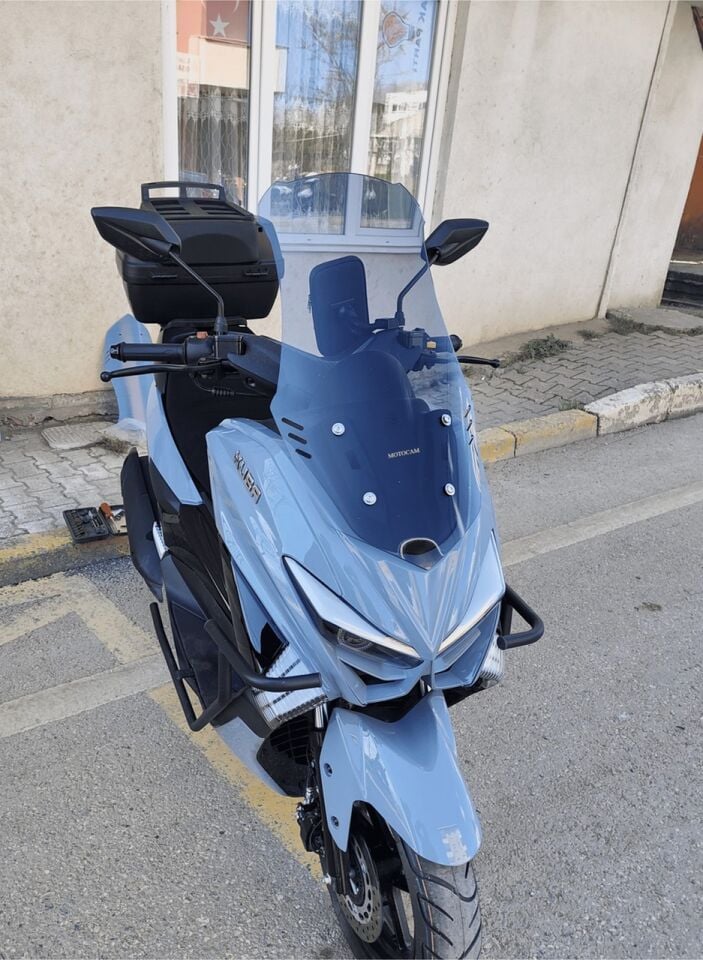 MOTOCAM Küba Chia 125 Ön Cam 2023-2026 Model 55cm Füme Renkli 4mm KISA