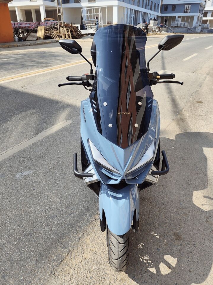 MOTOCAM Küba Chia 125 Ön Cam 2023-2026 Model 55cm Siyah Renkli 4mm KISA