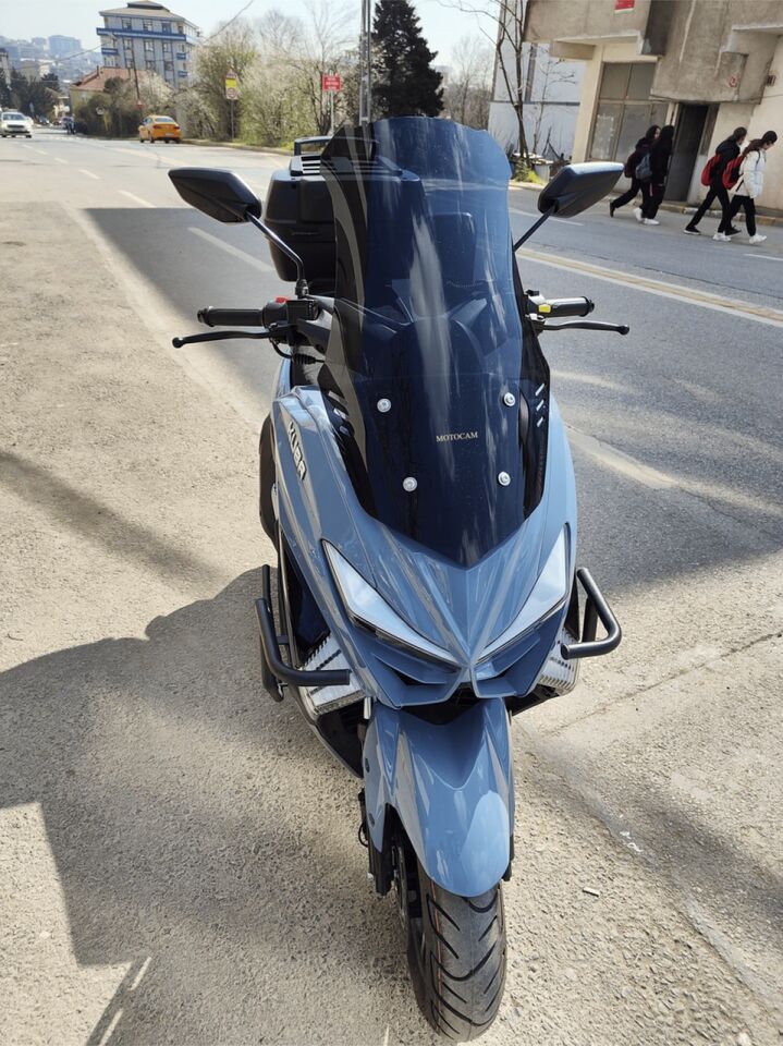 MOTOCAM Küba Chia 125 Ön Cam 2023-2026 Model 55cm Siyah Renkli 4mm KISA