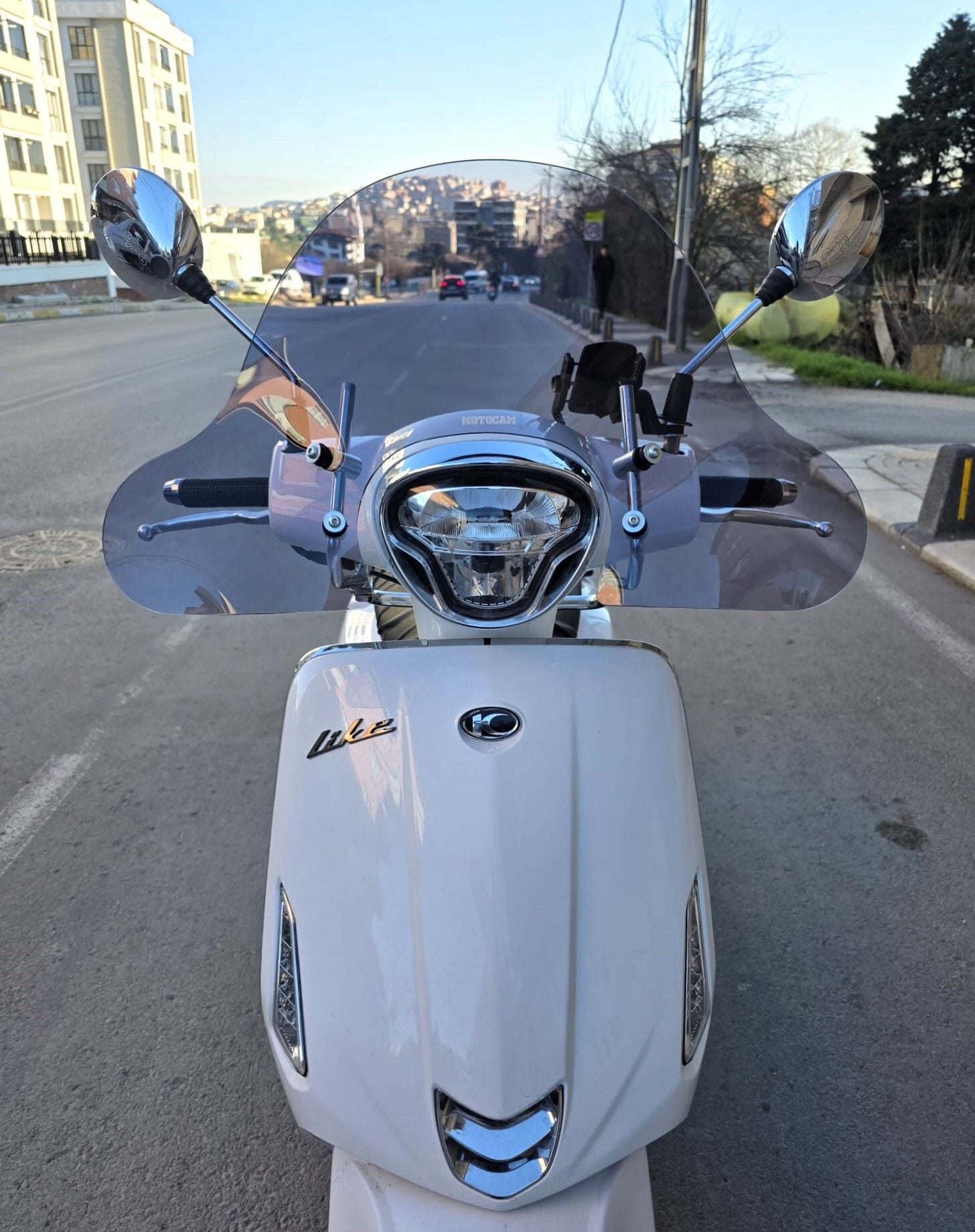 MOTOCAM Kymco Like 50 Ön Cam 2009-2023 Model 43cm Füme Renkli 4mm APARATSIZ