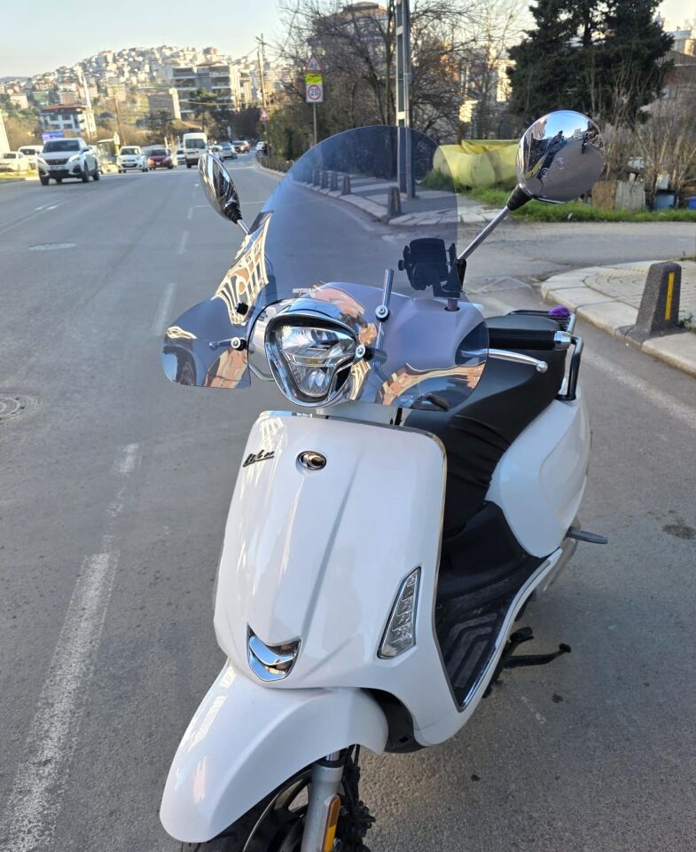 MOTOCAM Kymco Like 50 Ön Cam 2009-2023 Model 43cm Füme Renkli 4mm APARATSIZ