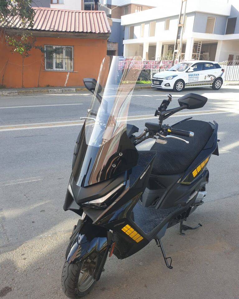 MOTOCAM Kymco Krv 200 Ön Cam 2022-2026 Model 75cm Şeffaf Renkli 4mm UZUN