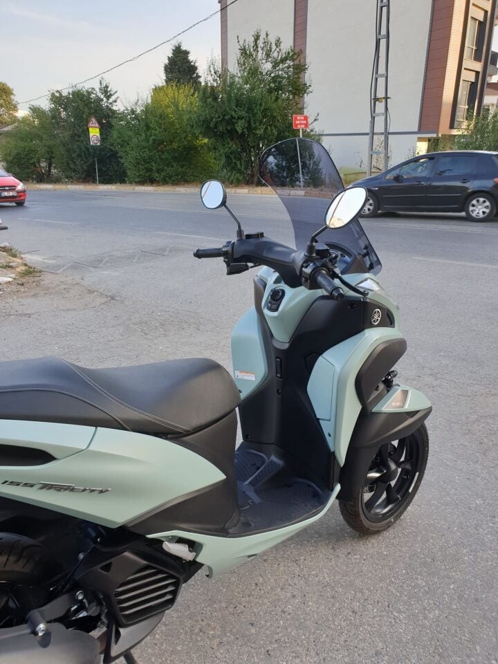 MOTOCAM Yamaha Tricity 125 Ön Cam 2014-2026 Model 60cm Füme Renkli 4mm