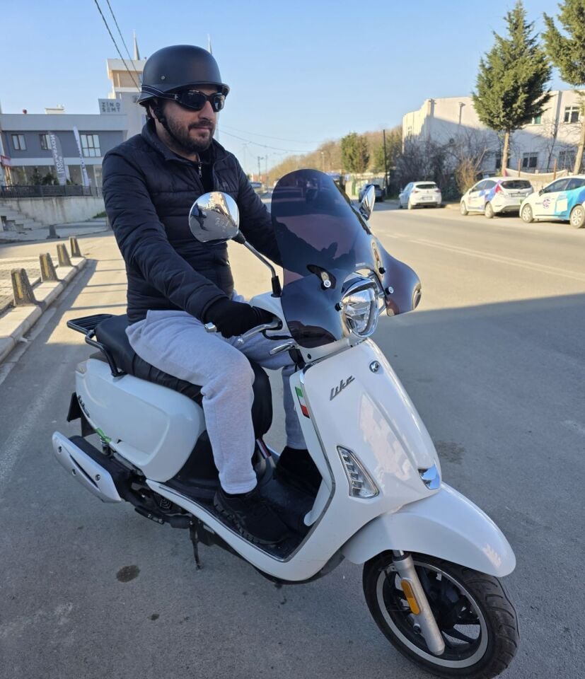 MOTOCAM Kymco Like 50 Ön Cam 2009-2023 Model 43cm Siyah Renkli 4mm APARATSIZ