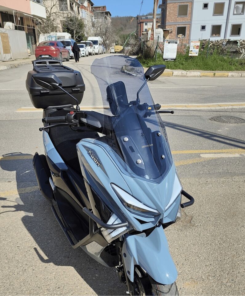 MOTOCAM Küba Chia 125 Ön Cam 2023-2026 Model 65cm Füme Renkli 4mm ORTA BOYLU