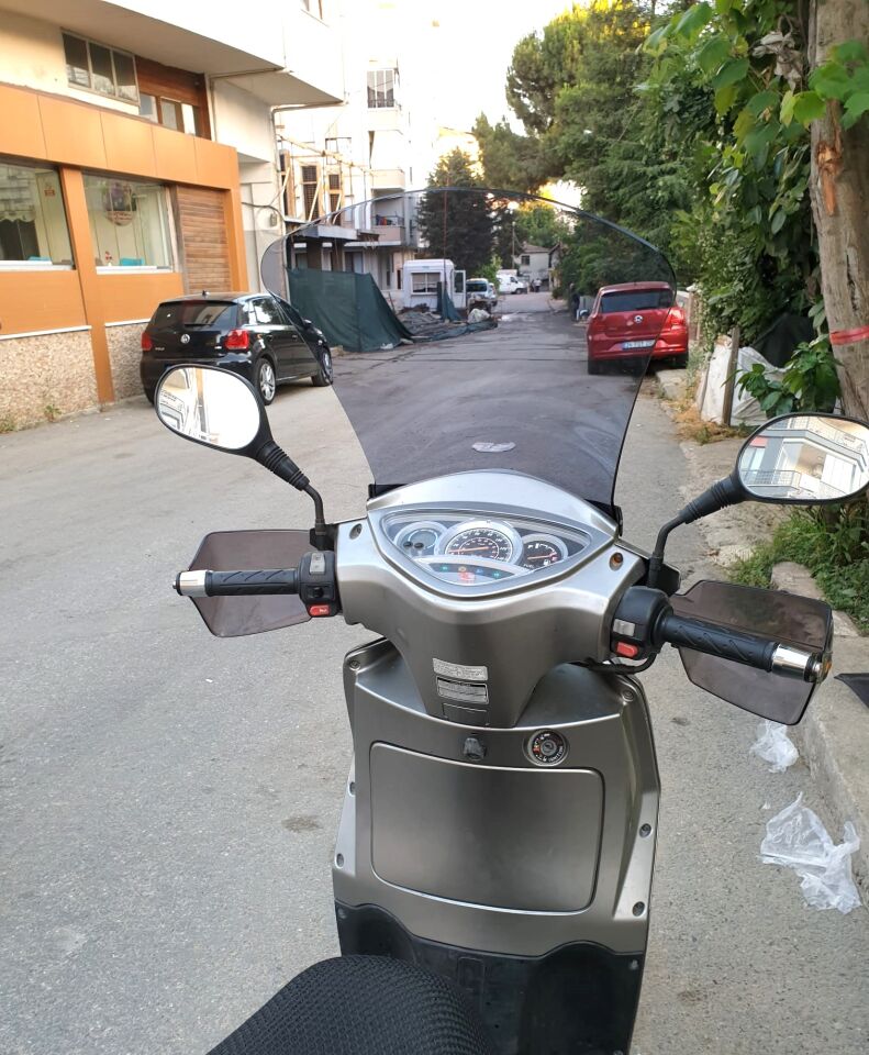 MOTOCAM Kymco People S 200 Ön Cam 2011 Model 48cm Füme Renkli 4mm UZUN