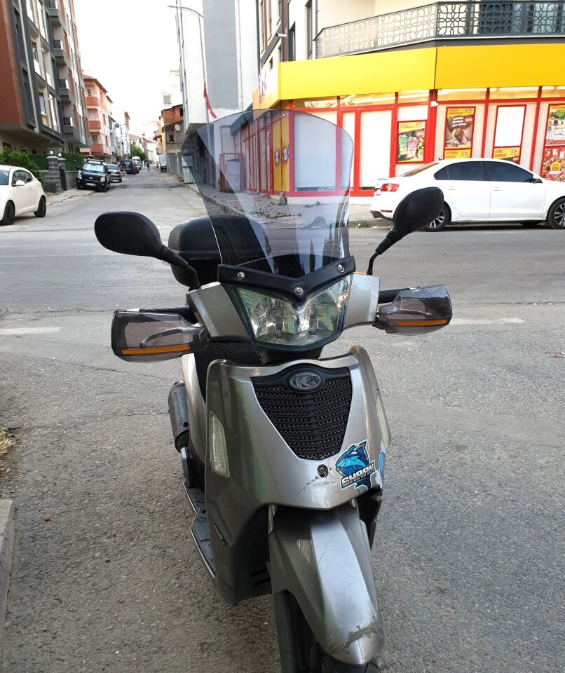 MOTOCAM Kymco People S 200 Ön Cam 2011 Model 48cm Füme Renkli 4mm UZUN