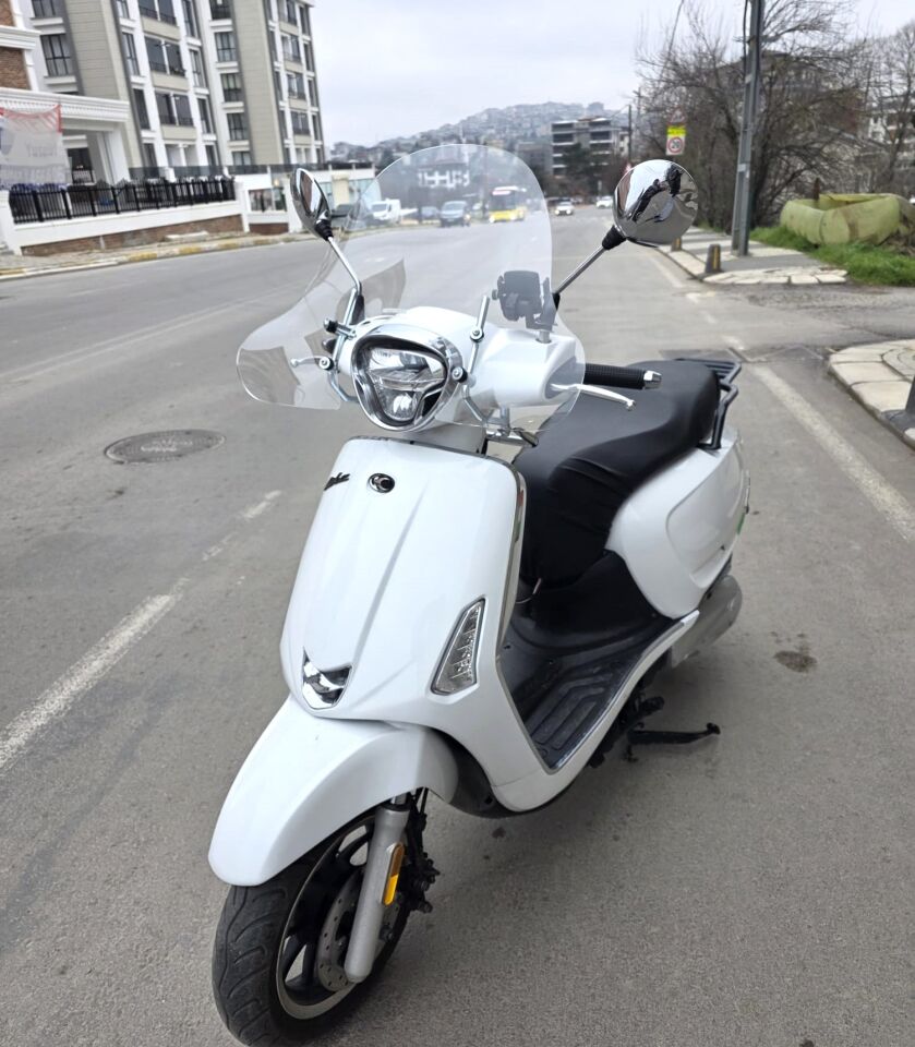 MOTOCAM Kymco Like 50 Ön Cam 2009-2023 Model 43cm Şeffaf Renkli 4mm APARATSIZ