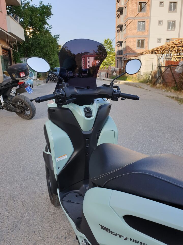 MOTOCAM Yamaha Tricity 125 Ön Cam 2014-2026 Model 60cm Siyah Renkli 4mm