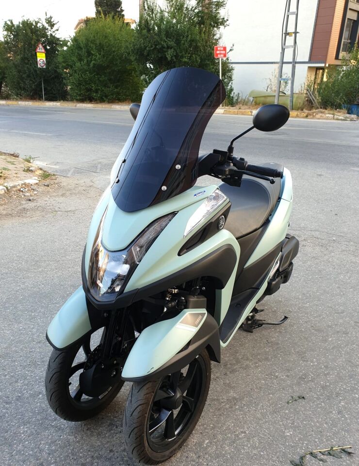 MOTOCAM Yamaha Tricity 125 Ön Cam 2014-2026 Model 60cm Siyah Renkli 4mm