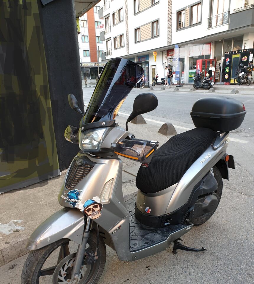 MOTOCAM Kymco People S 200 Ön Cam 2011 Model 48cm Siyah Renkli 4mm UZUN