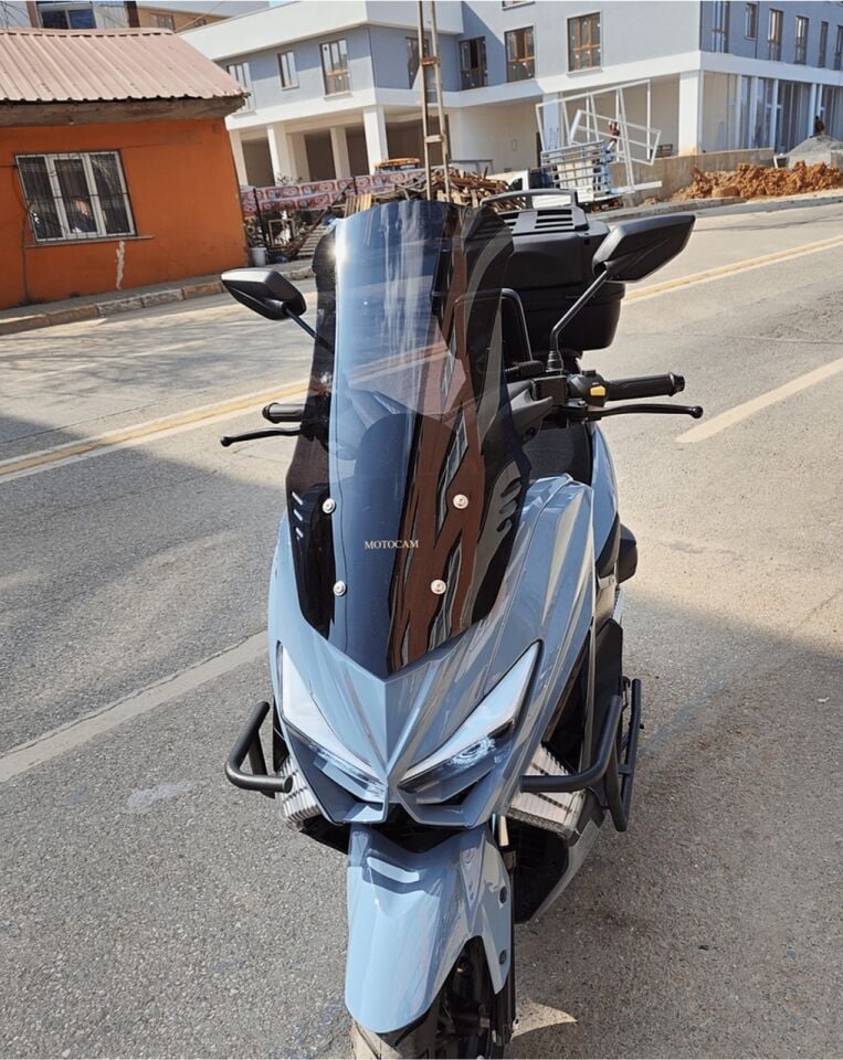 MOTOCAM Küba Chia 125 Ön Cam 2023-2026 Model 65cm Siyah Renkli 4mm ORTA BOYLU