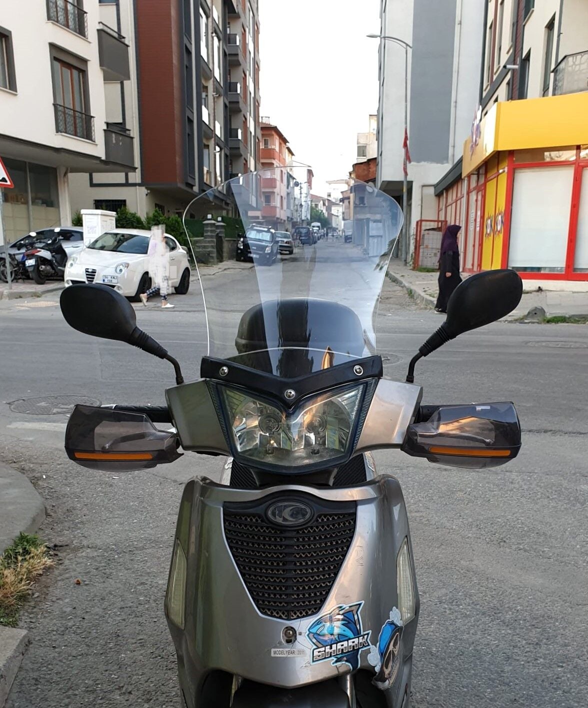 MOTOCAM Kymco People S 200 Ön Cam 2011 Model 48cm Şeffaf Renkli 4mm UZUN