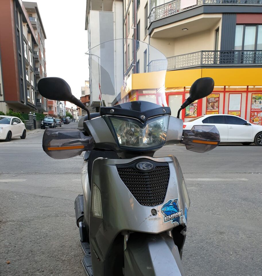 MOTOCAM Kymco People S 200 Ön Cam 2011 Model 48cm Şeffaf Renkli 4mm UZUN