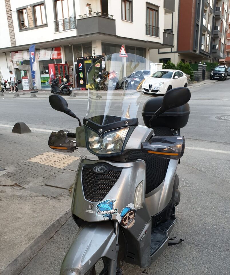 MOTOCAM Kymco People S 200 Ön Cam 2011 Model 48cm Şeffaf Renkli 4mm UZUN