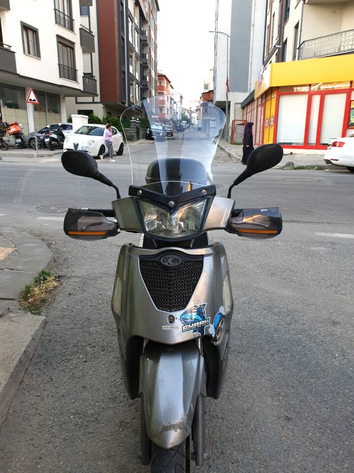 MOTOCAM Kymco People S 200 Ön Cam 2011 Model 48cm Şeffaf Renkli 4mm UZUN