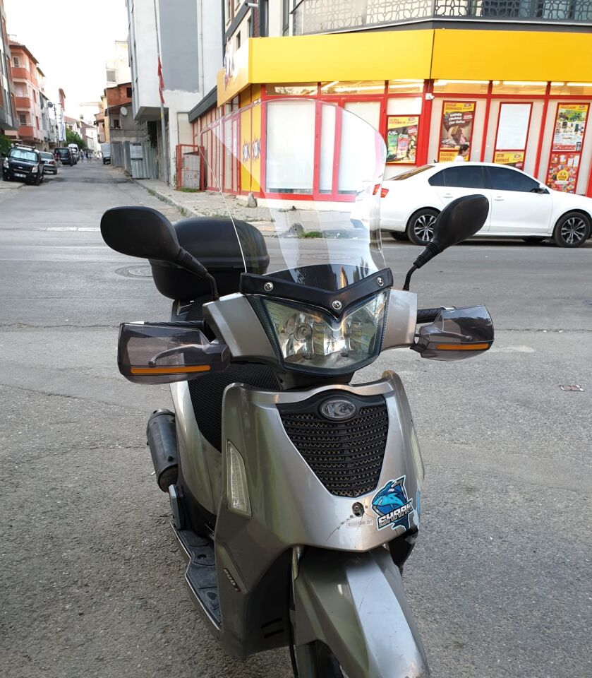 MOTOCAM Kymco People S 200 Ön Cam 2011 Model 48cm Şeffaf Renkli 4mm UZUN