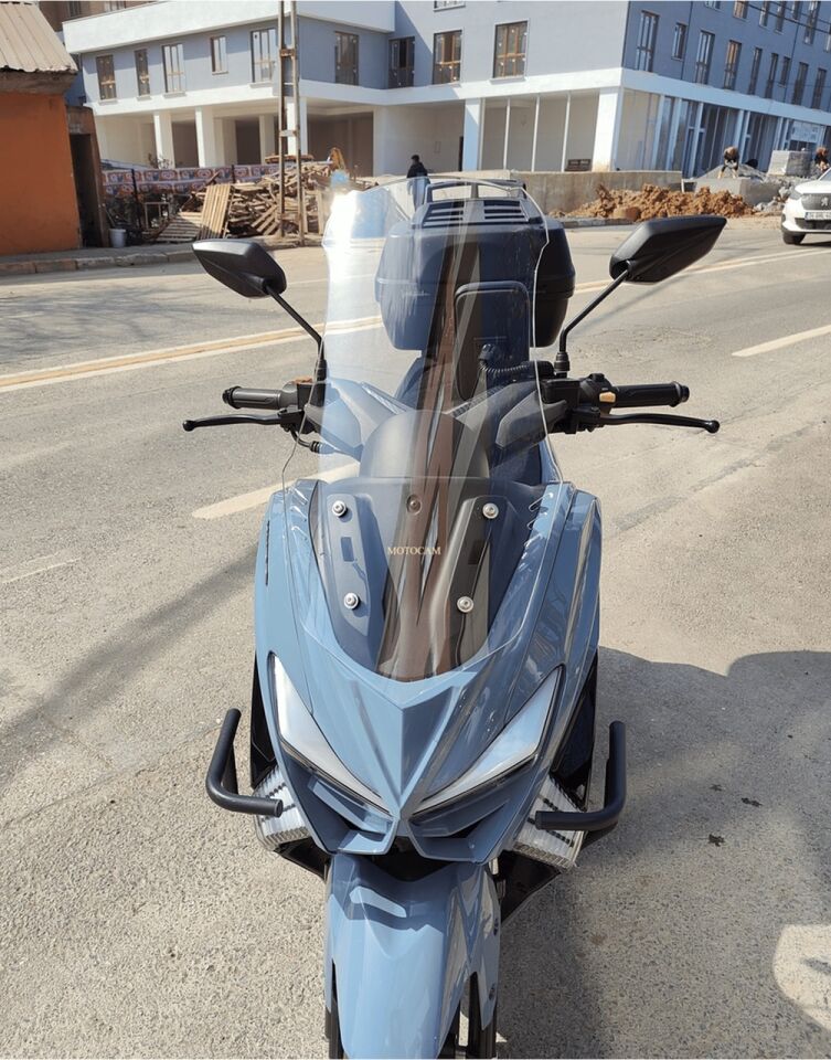 MOTOCAM Küba Chia 125 Ön Cam 2023-2026 Model 65cm Şeffaf Renkli 4mm ORTA BOYLU