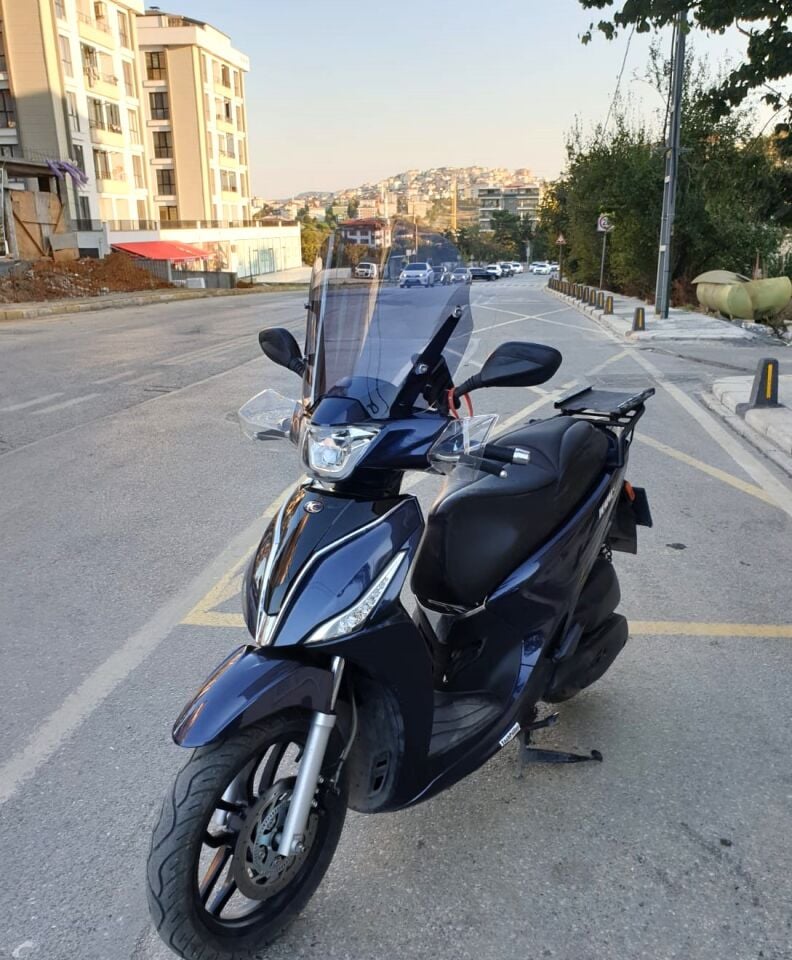 MOTOCAM Kymco People S 200 Ön Cam 2020-2026 Model 38cm Füme Renkli 4mm SPORTİF