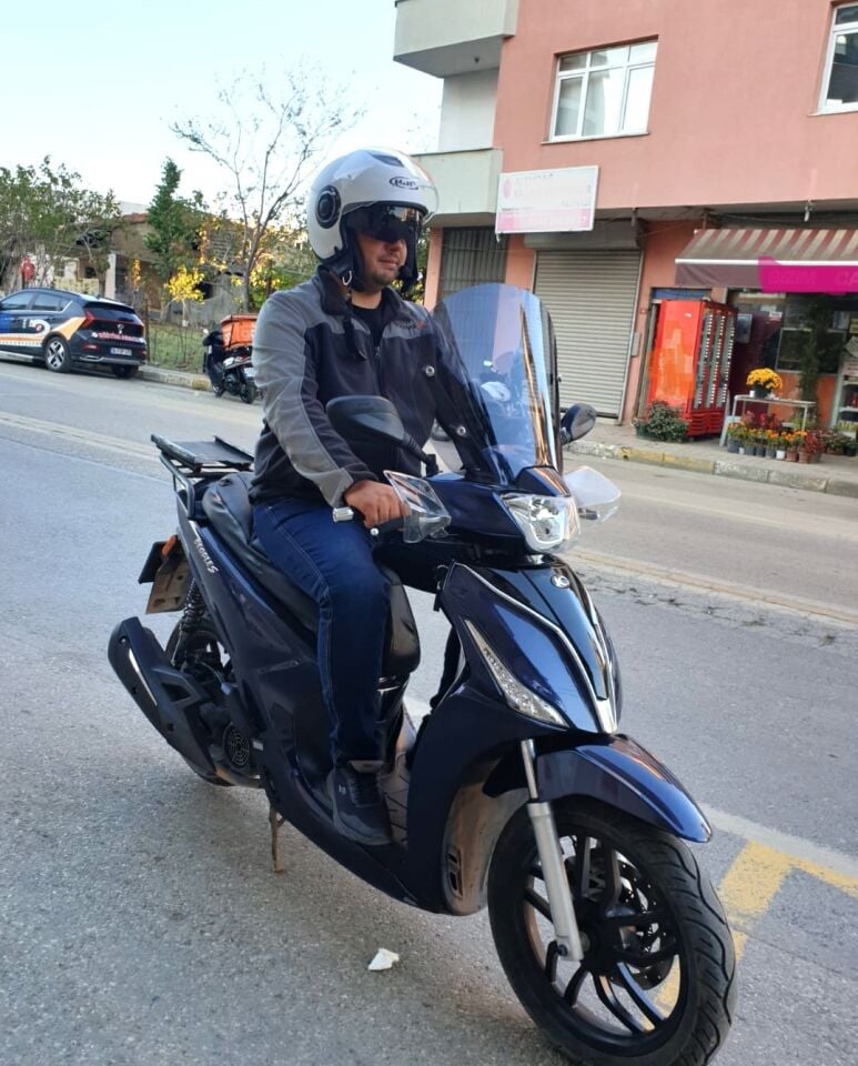 MOTOCAM Kymco People S 200 Ön Cam 2020-2026 Model 38cm Füme Renkli 4mm SPORTİF