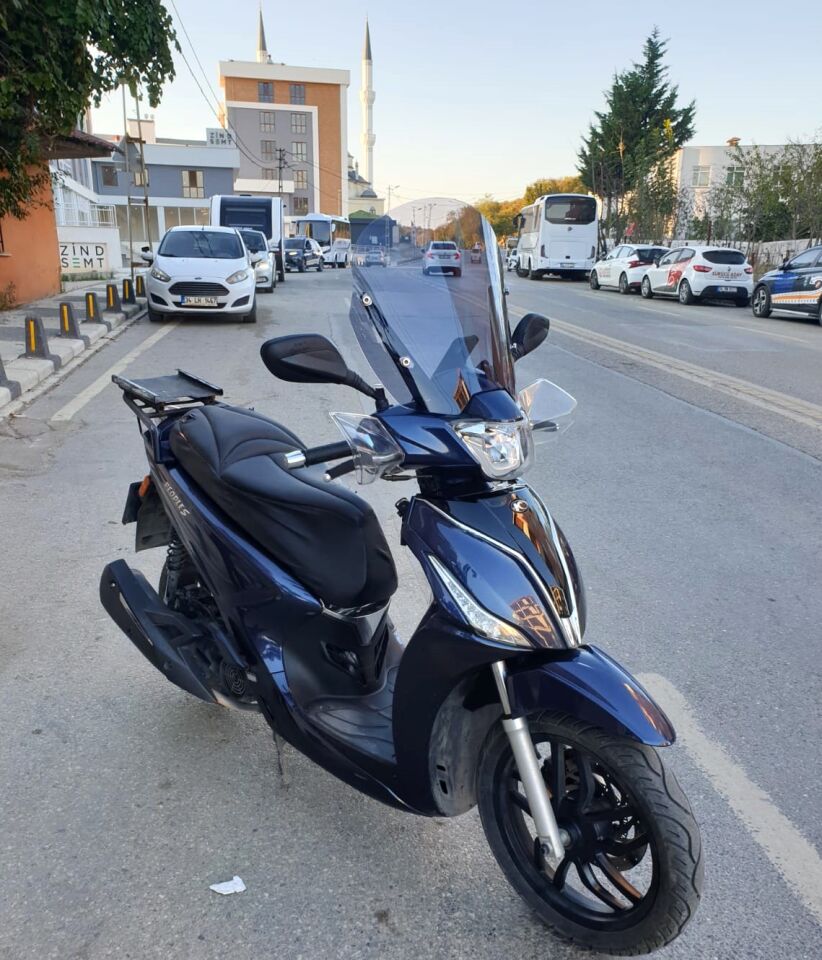 MOTOCAM Kymco People S 200 Ön Cam 2020-2026 Model 38cm Füme Renkli 4mm SPORTİF
