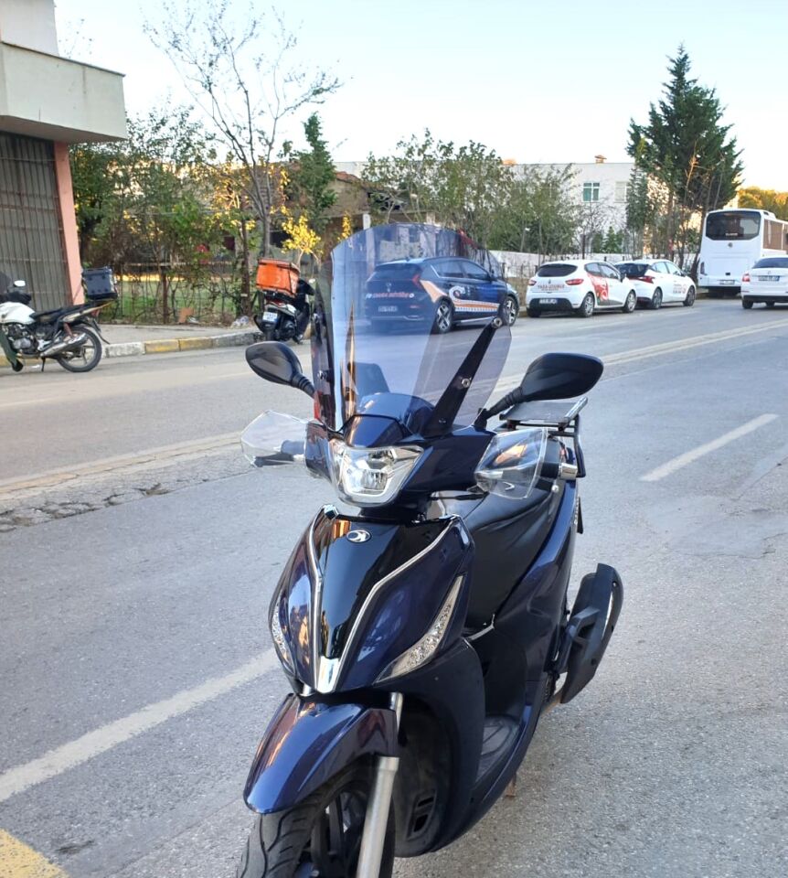 MOTOCAM Kymco People S 200 Ön Cam 2020-2026 Model 38cm Füme Renkli 4mm SPORTİF