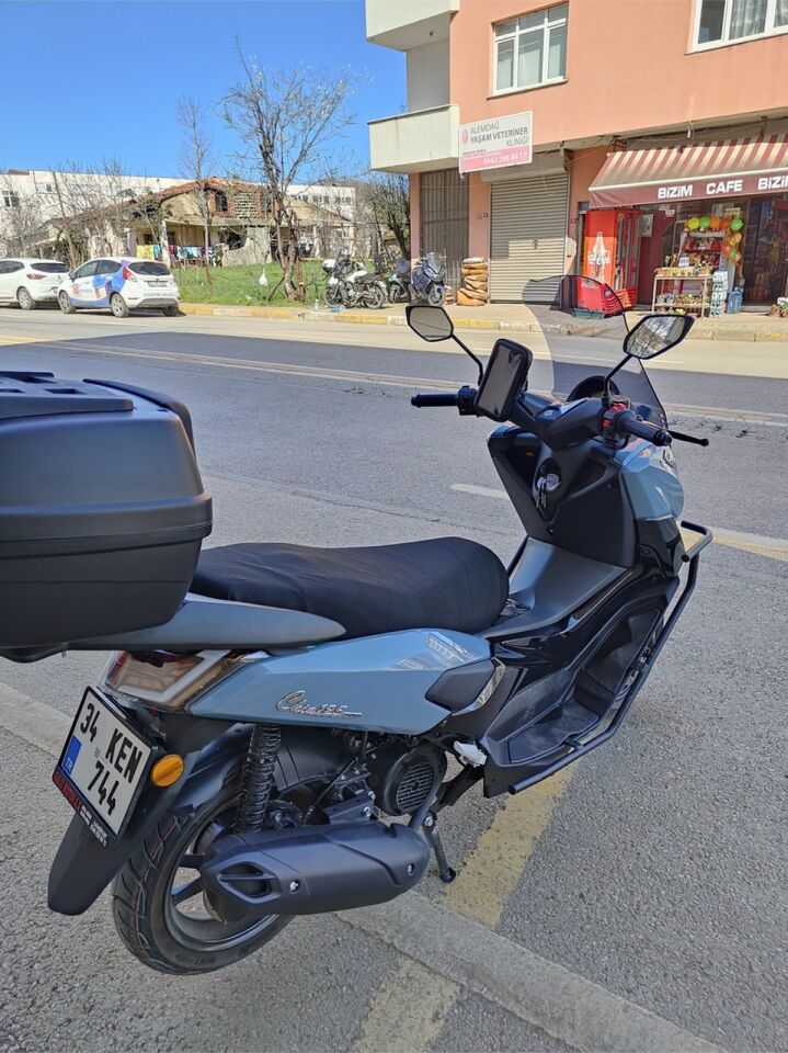 MOTOCAM Küba Chia 125 Ön Cam 2023-2026 Model 75cm Füme Renkli 4mm UZUN