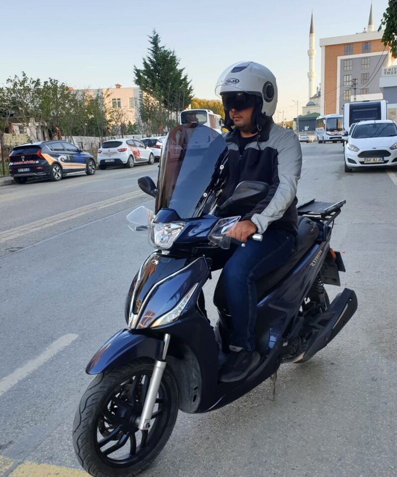 MOTOCAM Kymco People S 200 Ön Cam 2020-2026 Model 38cm Siyah Renkli 4mm SPORTİF