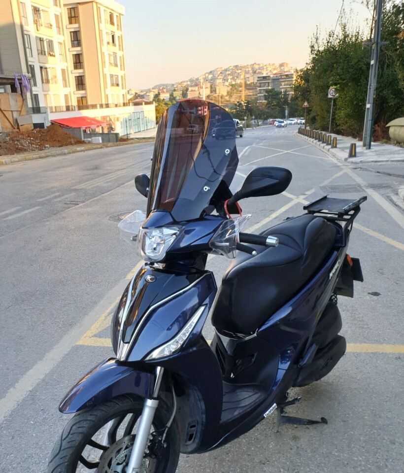 MOTOCAM Kymco People S 200 Ön Cam 2020-2026 Model 38cm Siyah Renkli 4mm SPORTİF