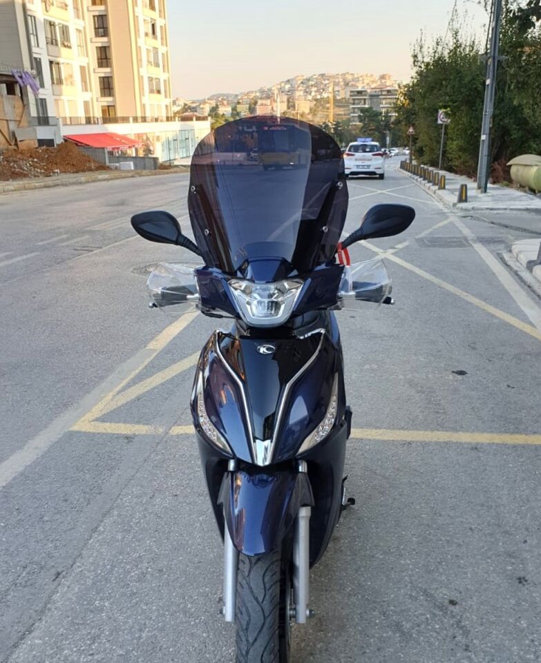 MOTOCAM Kymco People S 200 Ön Cam 2020-2026 Model 38cm Siyah Renkli 4mm SPORTİF