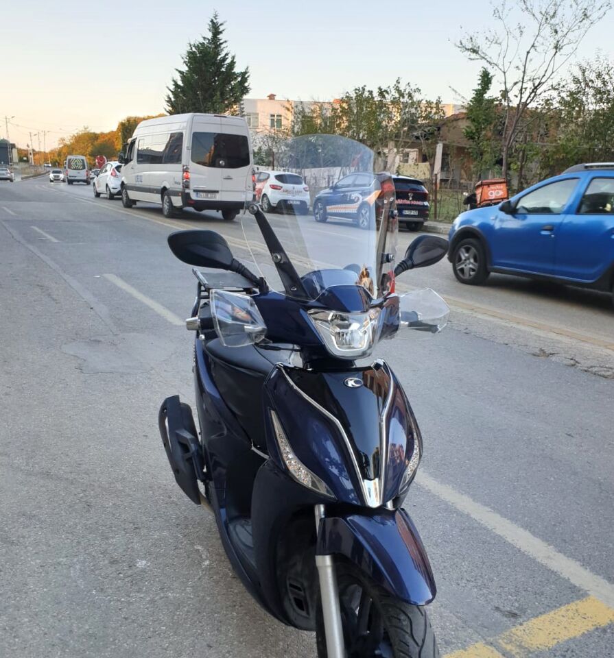 MOTOCAM Kymco People S 200 Ön Cam 2020-2026 Model 38cm Şeffaf Renkli 4mm SPORTİF